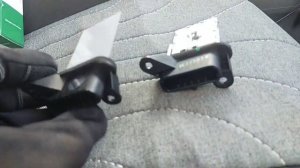 Шевроле Кобальт заменил реостат печки.