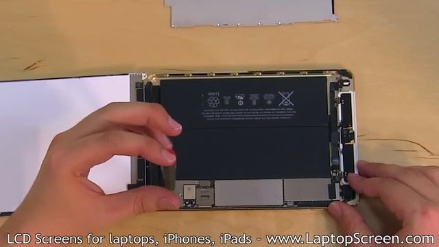 iPad Mini 3 (2014) Glass & Screen Replacement (digitizer and LCD removal and installation) смотреть онлайн