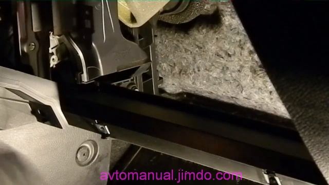 Замена салонного фильтра Ниссан Тиида Nissan Tiida cabin filter replacement смотреть онлайн