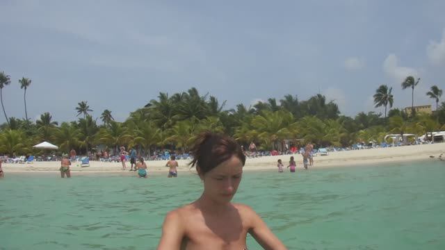 Рыбка в Карибском море смотреть онлайн
