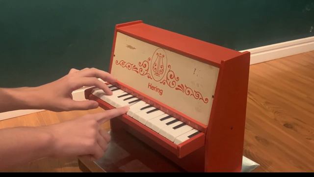 Interstellar theme, but it's on a toy piano смотреть онлайн