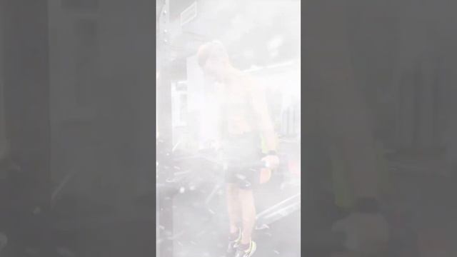 Брусья не только на трицепс☝️Они также развивают грудные мышцы, передние дельты и даже трапецию ? смотреть онлайн