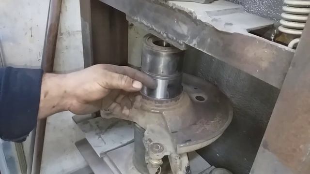 Замена ступичного подшипника на Форд рейнджер смотреть онлайн