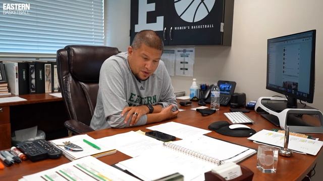 Basketball: Season Ticket Holder Calls смотреть онлайн