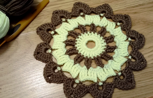 Новая САЛФЕТКА крючком по Старой Схеме всего из 6 рядов смотреть онлайн