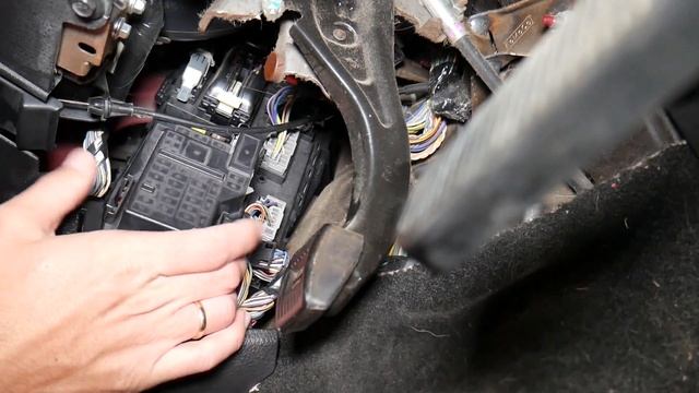 FORD EDGE AIRBAG OCCUPANT CLASSIFICATION SYSTEM FUSE LOCATION REPLACEMENT AIR BAG OCCUPANCY FUSE смотреть онлайн