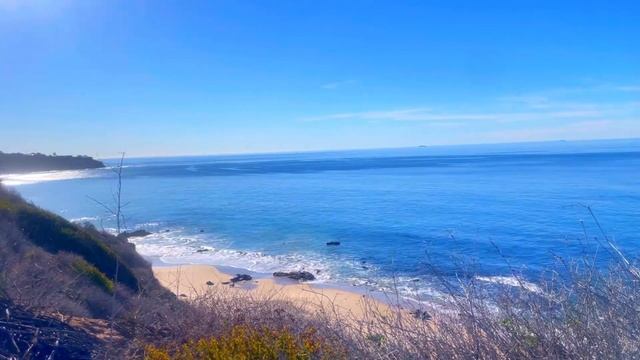 California Yoga Background Music with Cristal Cove Beach Ocean Background смотреть онлайн