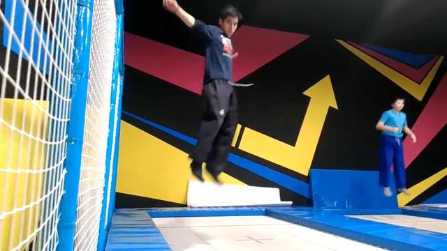 Обнинск ТРК Обними Батутный центр 1 смотреть онлайн