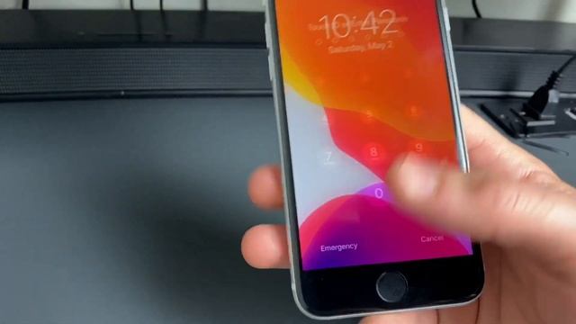 2020 iPhone SE UNBOXING & FEATURES смотреть онлайн