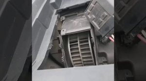 Как добраться до моторчика печки VITO 639