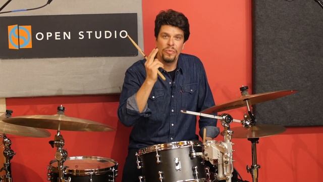 The Secret to Getting the Brazilian Feel - Edu Ribeiro | 2 Minute Jazz смотреть онлайн