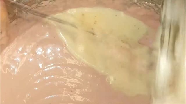 Обалденные блины с малиново-пломбирным вкусом из остатков новогодней роскоши смотреть онлайн