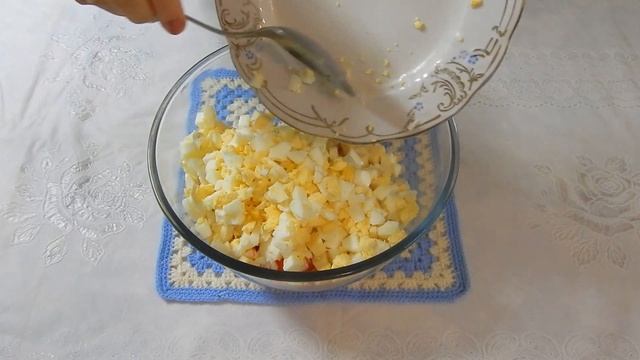 Салат с крабовыми палочками. смотреть онлайн