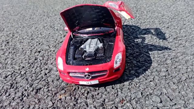 Mercedes SLS AMG Plastic model смотреть онлайн