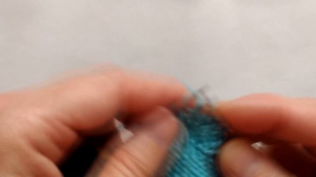 МК Пальто спицами для зайки "Изумруд" смотреть онлайн