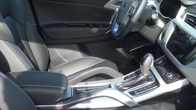 Тест самого дорогого Geely Atlas с Яндекс Авто. 1'560'000 руб. Народный любимец смотреть онлайн