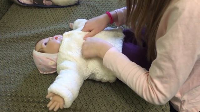 VLOG День с реборном Лили/ Собираемся в гости/Как мама. Day with Lily's Reborn смотреть онлайн