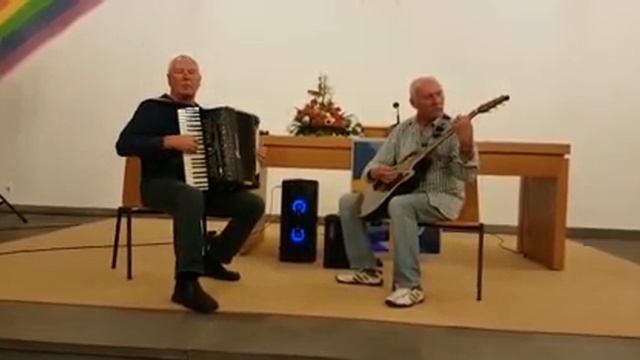 французский вальс . Akkordeon Alexander Hochhalter, Gitarre Marjan Renz.