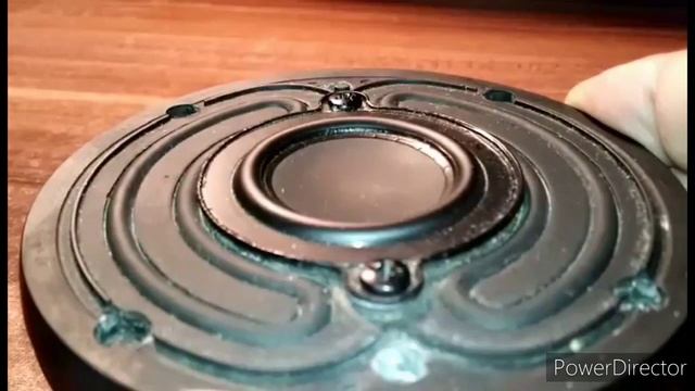 JBL Clip2 (3W) V.S. DIY (6W) bluetooth speaker bass test! :) смотреть онлайн