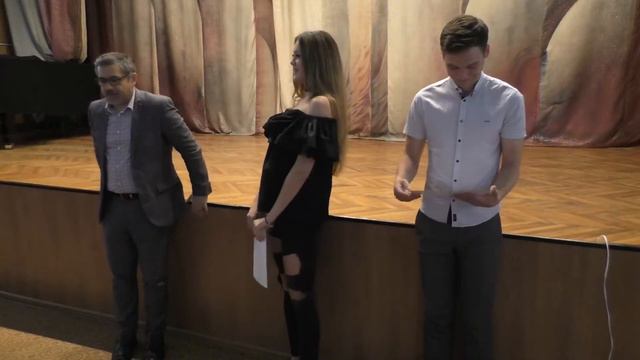 Вручение сертификата Злата Тверезовская и Денис Юров смотреть онлайн