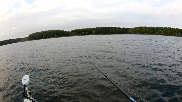 Секретное место рыбалки с лодки. Клюет большая Щука . смотреть онлайн