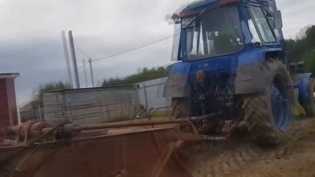 Трактор МтЗ-80,МТЗ-82 копаю свой огород. Вот такой урожай 2020 году смотреть онлайн
