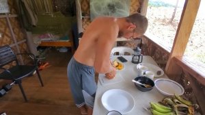 Этот подарок нас шокировал  Пересадили бананы  Чистим участок под арбузы  Жизнь в деревне