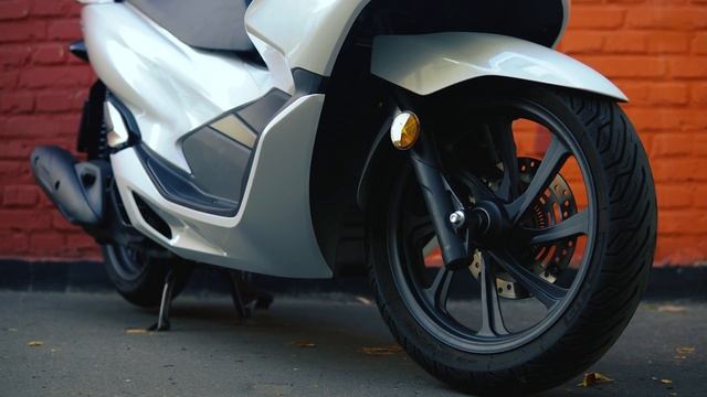 Honda PCX 125 - TEST | 4K
