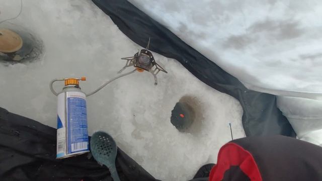 ЩЕЛКАЕТ!!! Не дает ОПУСТИТЬ МОРМЫШКУ! смотреть онлайн