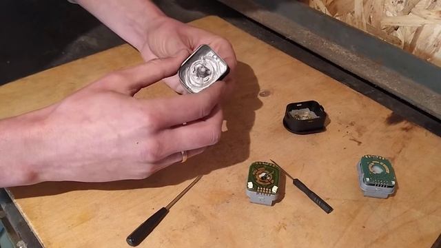 Замена джойстика регулировки зеркал пассат б5, сравнение его оригинала с китайским. смотреть онлайн