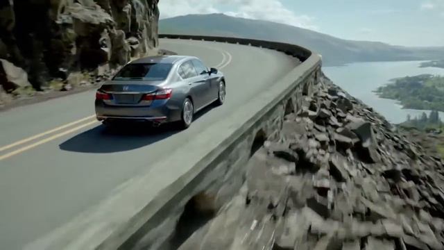 Mercedes Benz E-Class vs Honda Accord Road Test смотреть онлайн