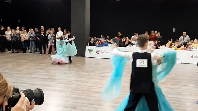 STARS DANCE 2019 1/4F Юниоры 1+2Е Стандарт Квикстеп. Остраховская Анастасия и Комаренко Алексей. смотреть онлайн