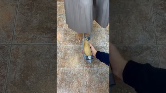 Что делать, если обувь сильно натирает ногу? смотреть онлайн