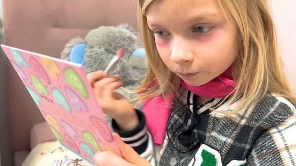 СОФИЯ ХОЧЕТ ПРОГУЛЯТЬ ШКОЛУ. СОФУНЬЯ ШАЛУНЬЯ