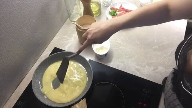 Самый простой завтрак на 14 февраля! Омлет с красной рыбой/14 февраля что на завтрак для любимой?! смотреть онлайн