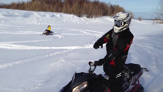 Покатушки на горных снегоходах Сургут 15.02.2015 смотреть онлайн