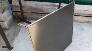 Столик и угловая  лавочка на кладбище