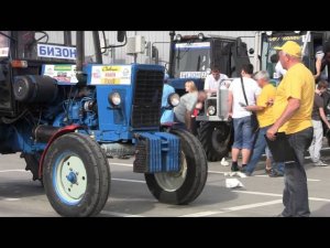 Проверка тракторов перед гонками БизонТрекШоу-2013