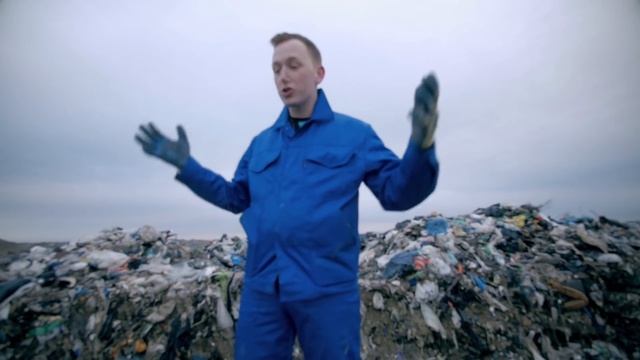 Нашел КОШЕЛЕК на СВАЛКЕ, а ВНУТРИ ДЕНЬГИ!!! смотреть онлайн