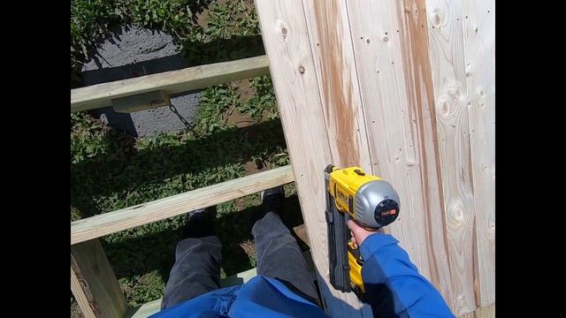 DEWALT Model DCN692 Cordless 20 Volt Nailer WORKING Review. смотреть онлайн