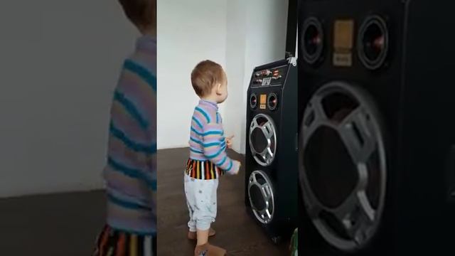 мальчик по имени Дамир .танцует смотреть онлайн