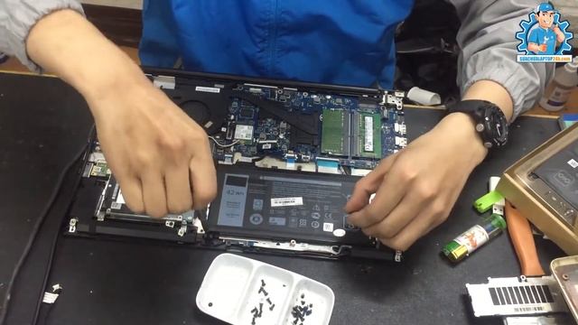 Hướng dẫn thay pin dell vostro 5568 tiện lợi смотреть онлайн