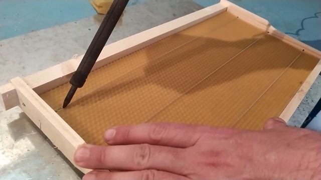 Наващивание рамок паяльником.Пчеловодство/Drawing frames with a soldering iron.Beekeeping. смотреть онлайн