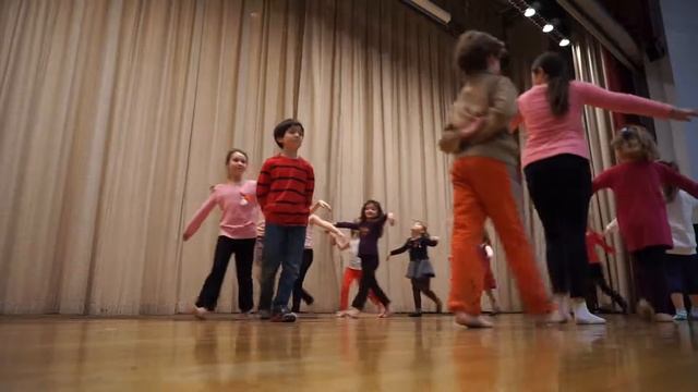Тренировка на танцовата група при Детски хор и Училище "Гергана" - гр. Ню Йорк смотреть онлайн
