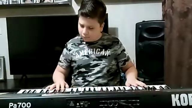 Besame Mucho cu Eddy Maini de Aur смотреть онлайн