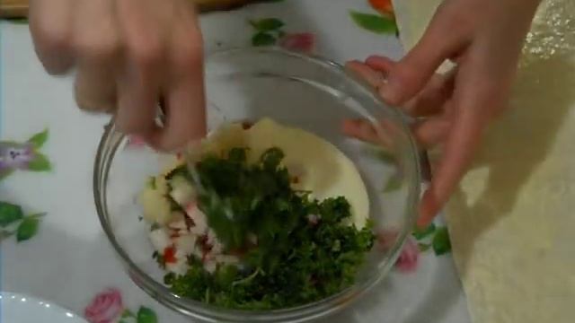 ОЧЕНЬ ВКУСНЫЙ ! ! ! Рулет из лаваша с крабовыми палочками. Рецепт смотреть онлайн