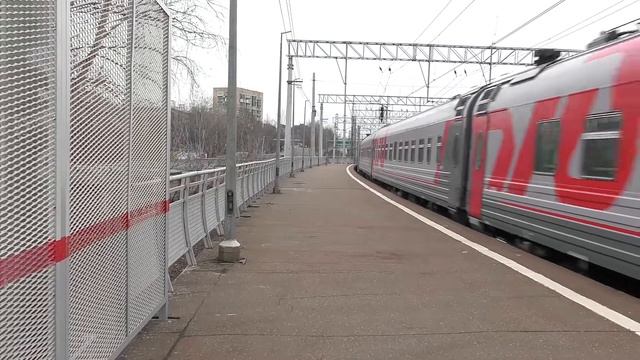 ЭП20-037 с фирменным поездом №030 Москва - Новороссийск "Премиум" смотреть онлайн