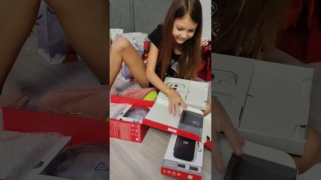 Счастливый ребенок #Nintendoswitch #подарки #новыйгод #творимчудеса #счастье #сюрприз