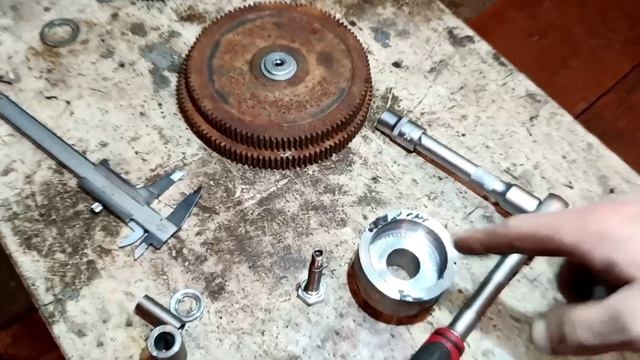 Любая резьба резцом на самодельном токарном станке смотреть онлайн