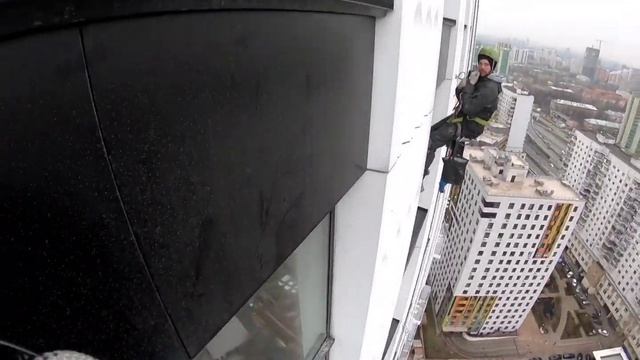 ЖК Вэллтон Тауэрс. Промышленный альпинизм, монтаж архитектурного освещения. смотреть онлайн